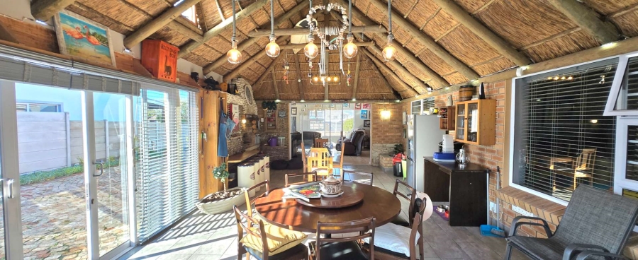 4 Bedroom Property for Sale in Franskraal Western Cape